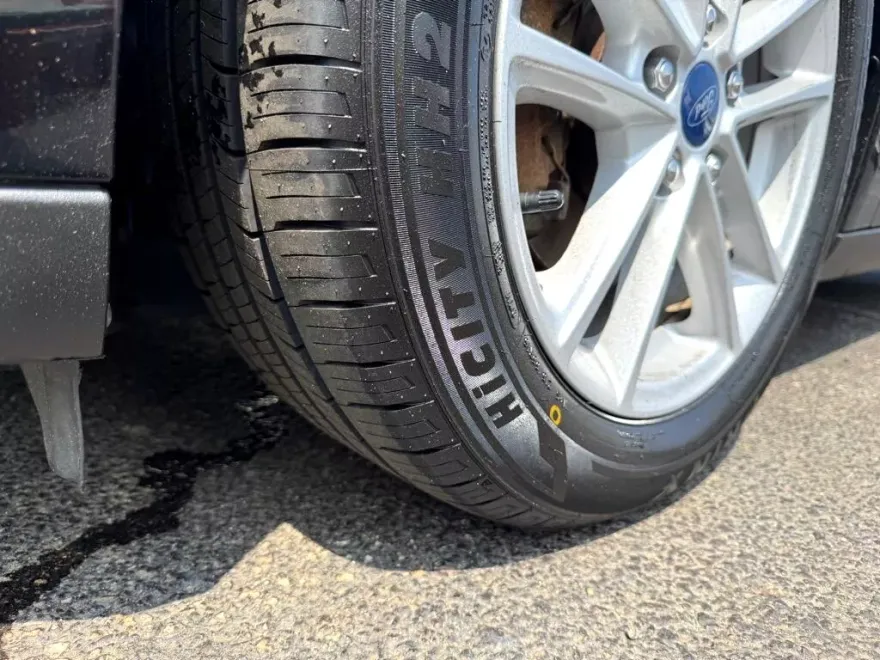 2018 Ford Focus SE photo 1