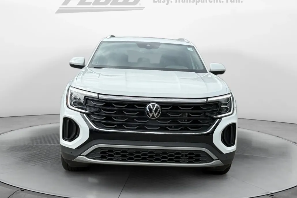 2025 Volkswagen Atlas Cross Sport SE Technology photo 1
