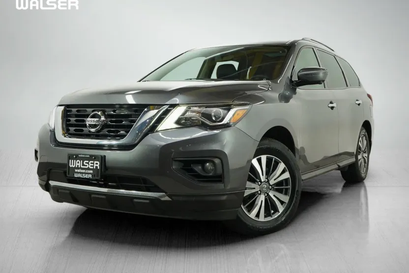2018 Nissan Pathfinder SL photo 1