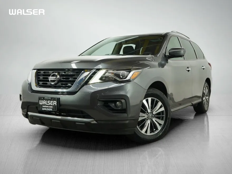 2018 Nissan Pathfinder SL photo 1