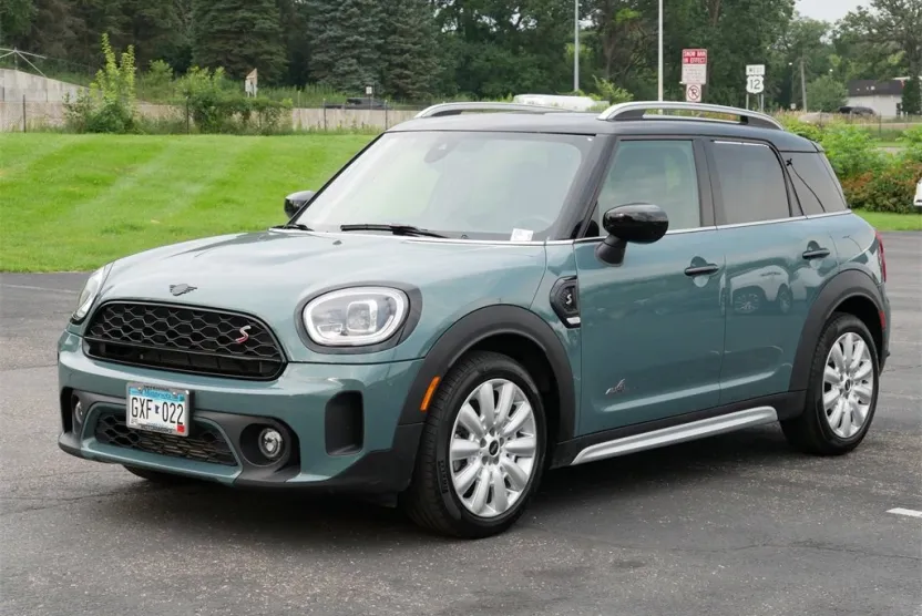 2022 Mini Countryman S ALL4 photo 1