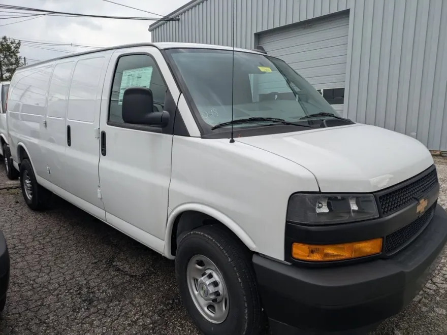 2025 Chevrolet Express Cargo 2500 photo 1