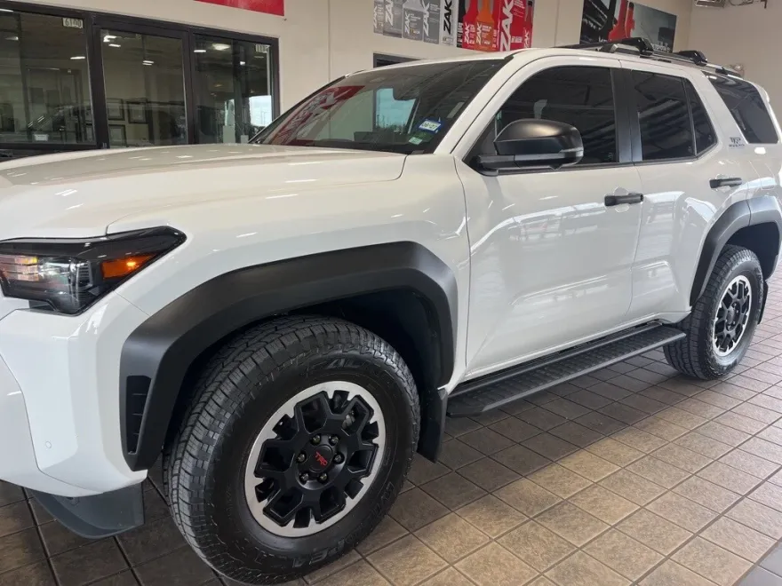 2025 Toyota 4Runner TRD Off-Road Premium photo 1