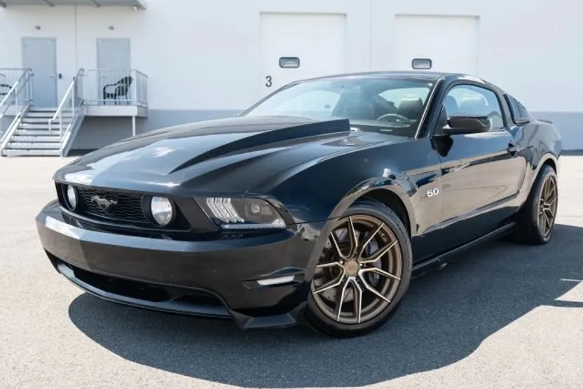 2012 Ford Mustang GT photo 1