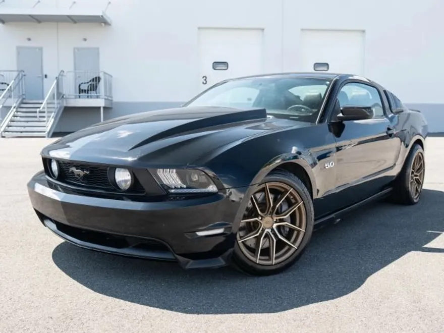 2012 Ford Mustang GT photo 1