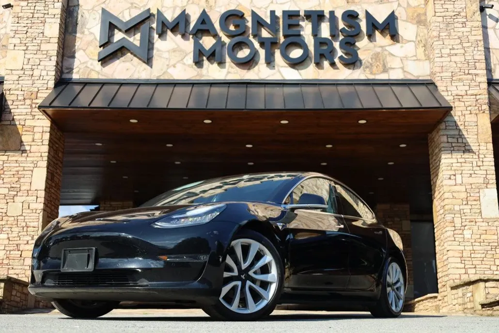2020 Tesla Model 3 Long Range photo 1