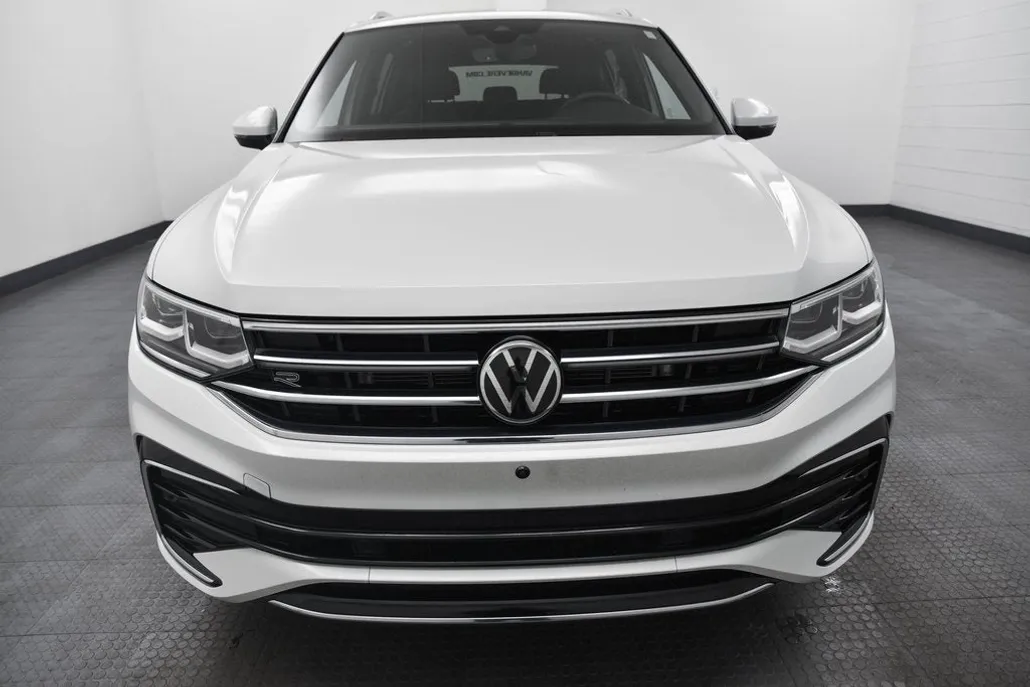 2022 Volkswagen Tiguan SEL Premium R-Line photo 1