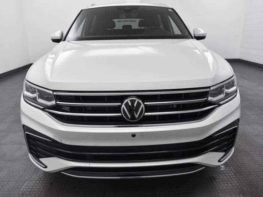 2022 Volkswagen Tiguan SEL Premium R-Line photo 1