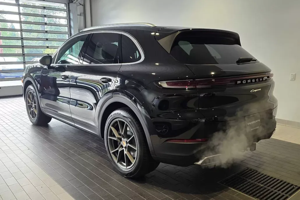 2025 Porsche Cayenne Base photo 1