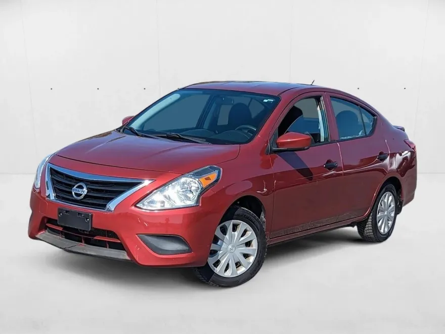 2017 Nissan Versa Sedan Plus photo 1