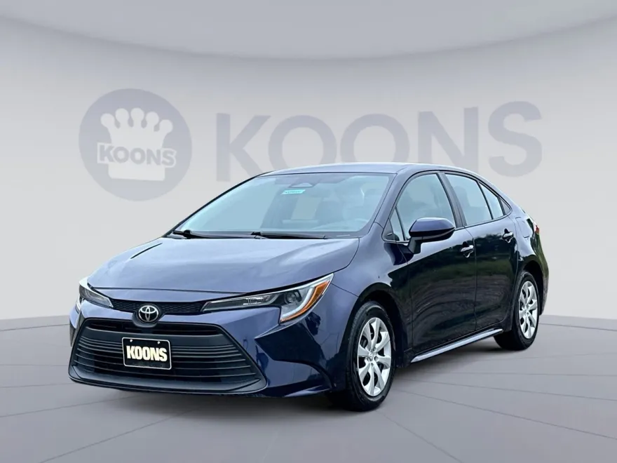 2024 Toyota Corolla LE photo 1