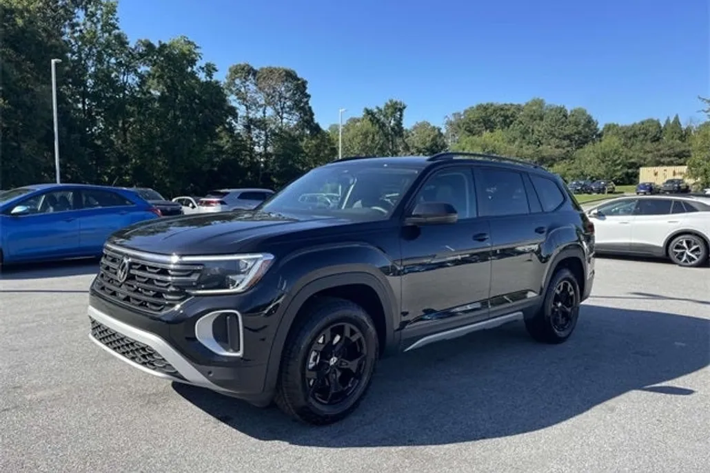 2026 Volkswagen Atlas Peak Edition SE photo 1