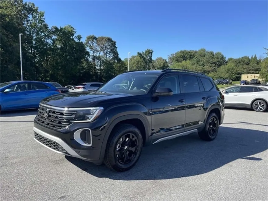 2026 Volkswagen Atlas Peak Edition SE photo 1