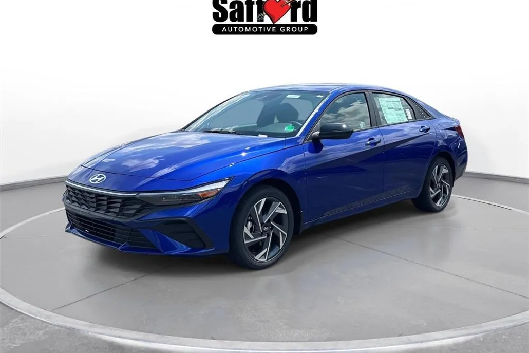2025 Hyundai Elantra SEL Sport photo 1