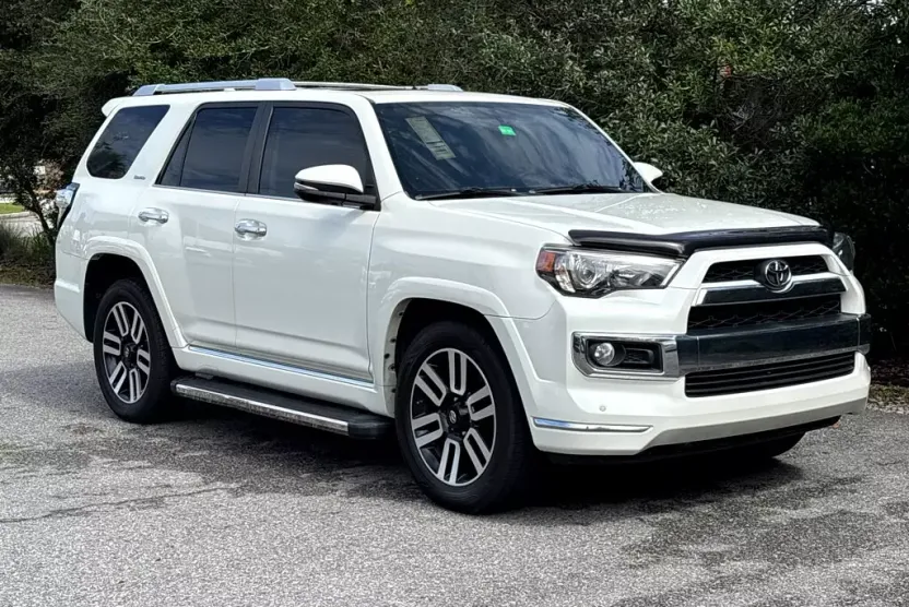 2017 Toyota 4Runner Limited photo 1