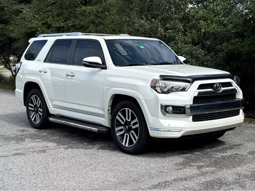 2017 Toyota 4Runner Limited photo 1