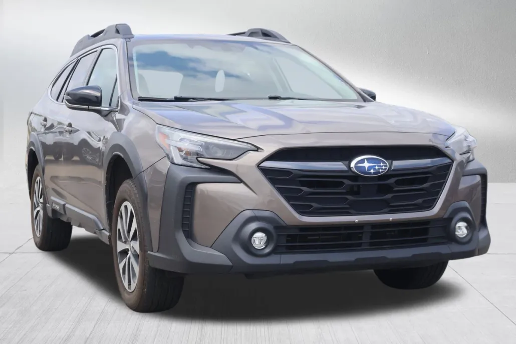 2023 Subaru Outback Premium photo 1