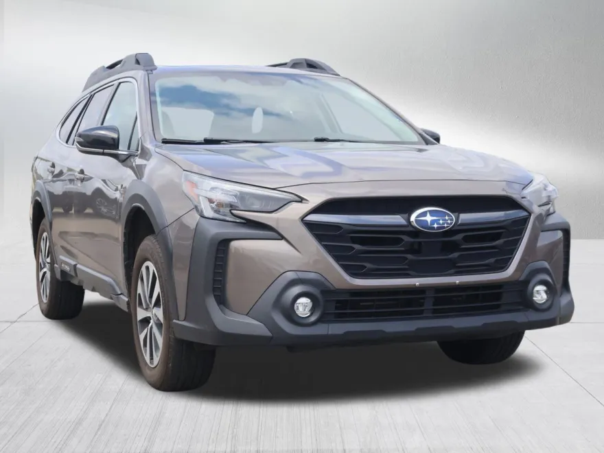 2023 Subaru Outback Premium photo 1