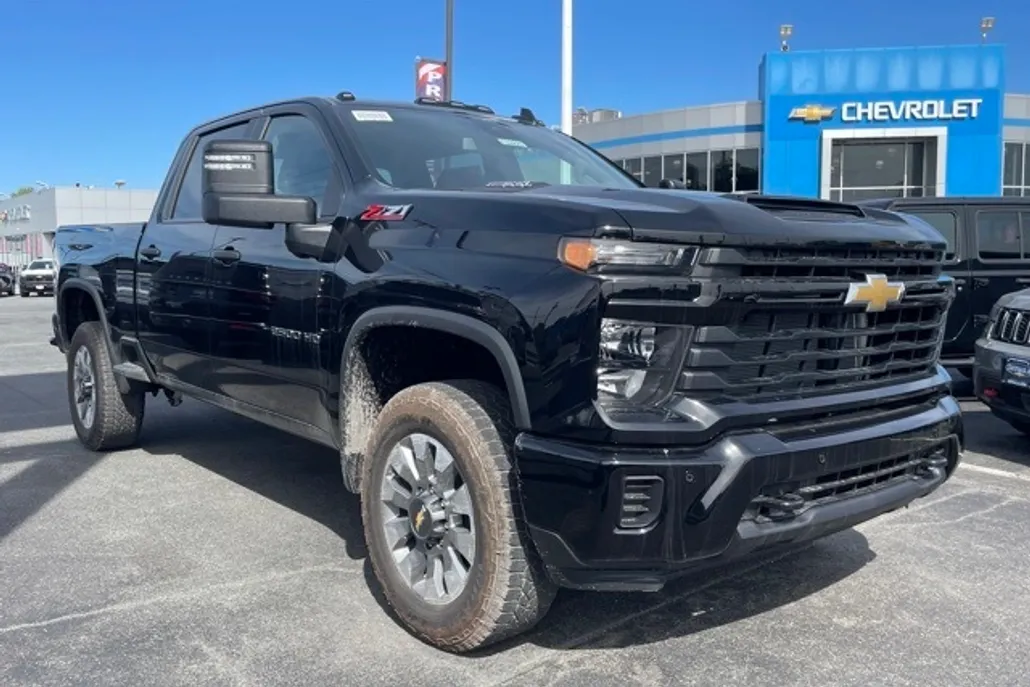 2026 Chevrolet Silverado 2500HD Custom photo 1