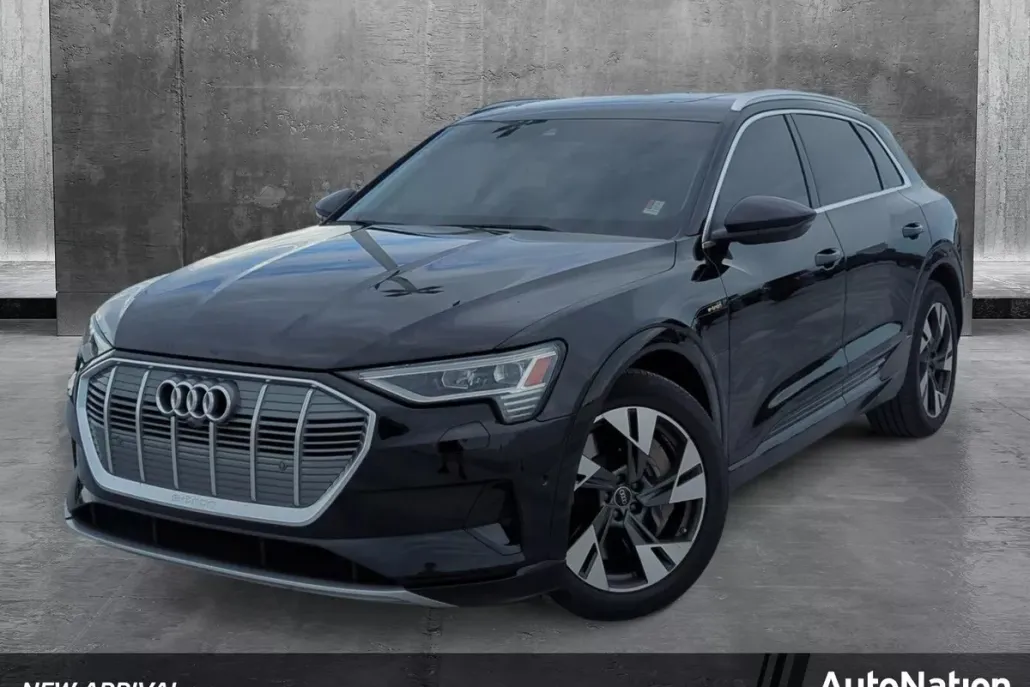 2023 Audi e-tron Premium Plus photo 1