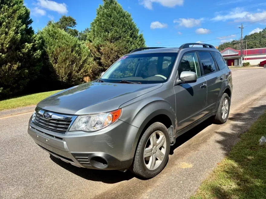 2010 Subaru Forester 2.5X Premium photo 1