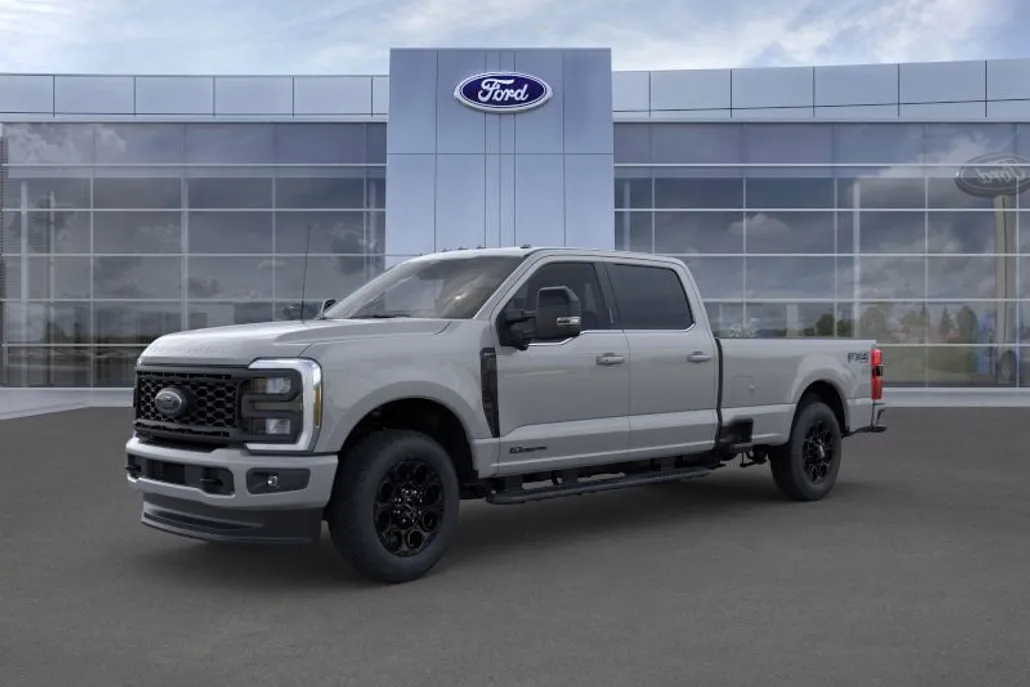 2025 Ford F-350 Lariat photo 1