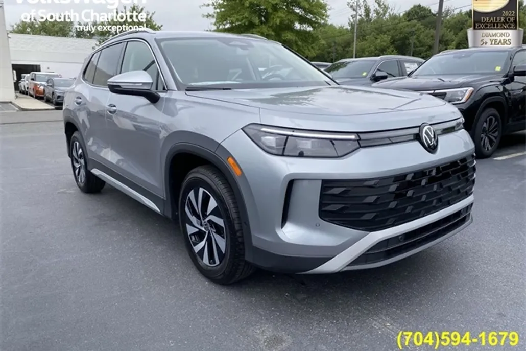 2025 Volkswagen Tiguan S photo 1