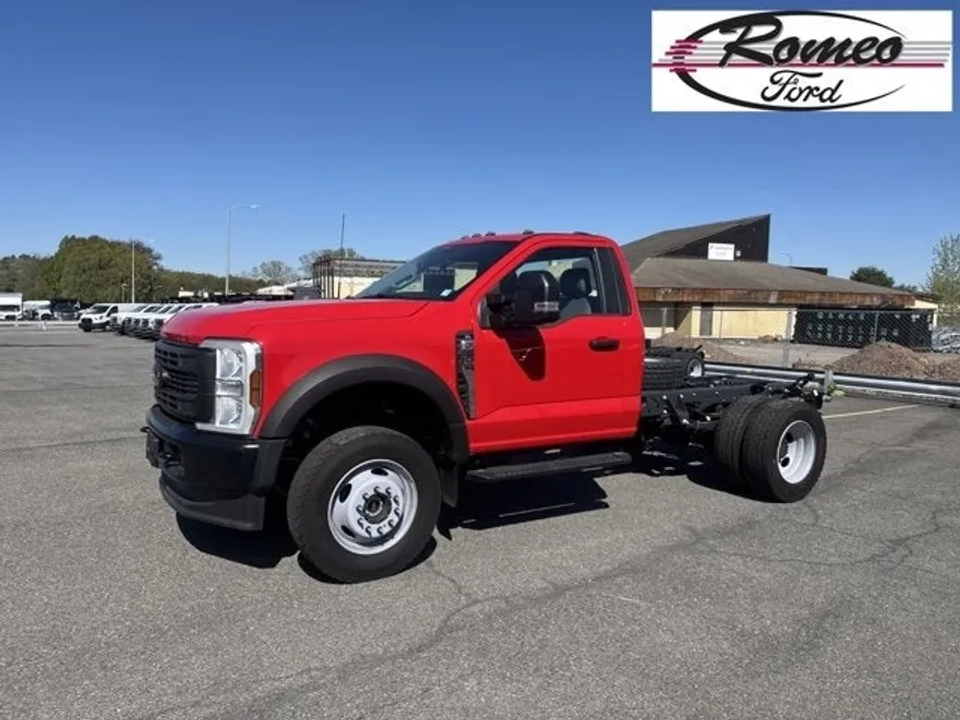 2024 Ford F-600 photo 1
