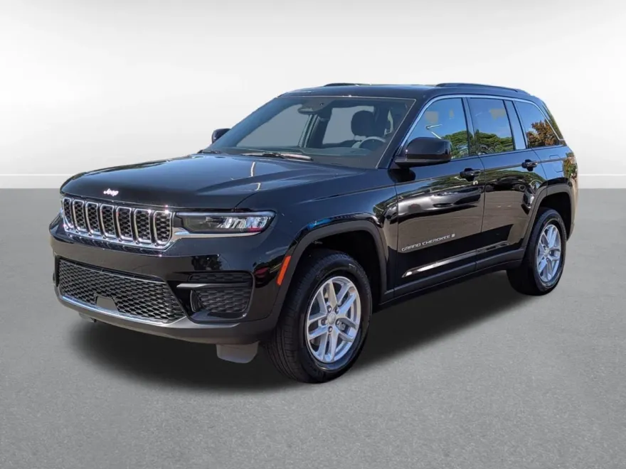 2025 Jeep Grand Cherokee Laredo photo 1