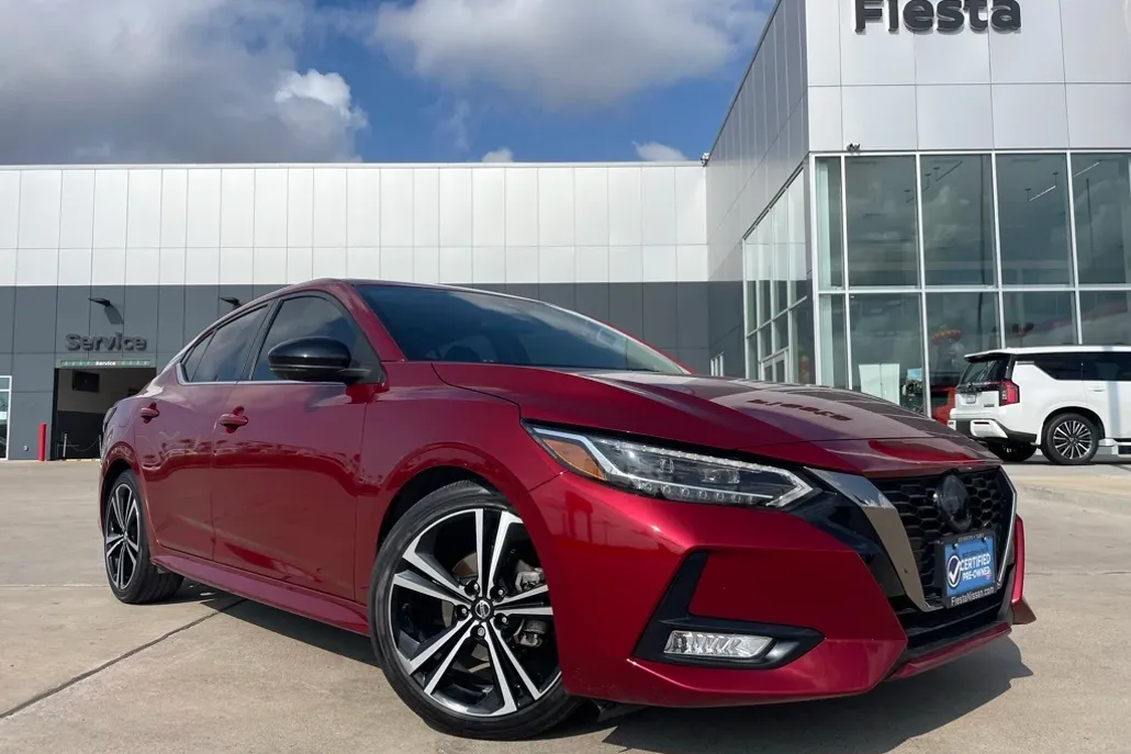 2023 Nissan Sentra SR photo 1