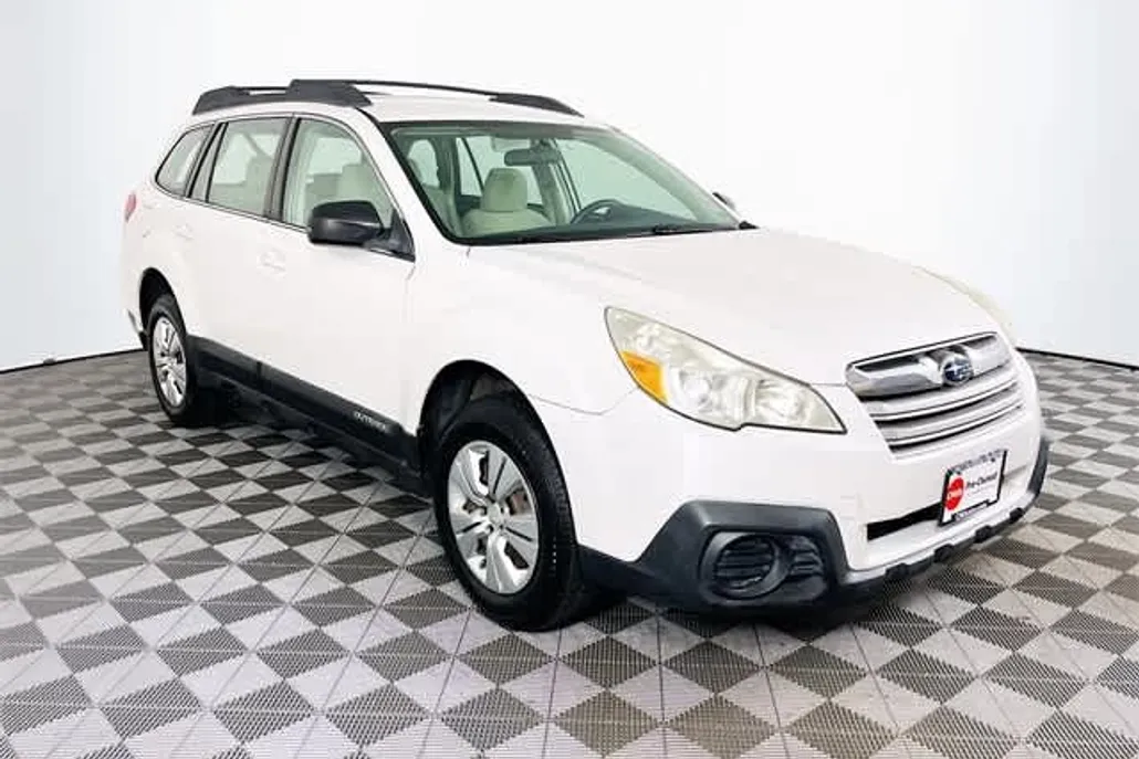 2013 Subaru Outback 2.5i photo 1