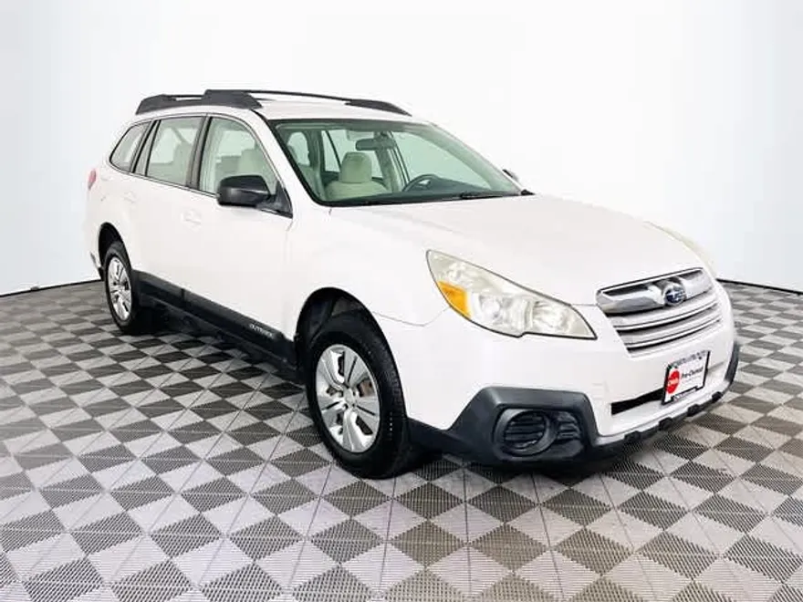 2013 Subaru Outback 2.5i photo 1