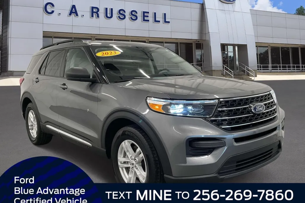 2023 Ford Explorer XLT photo 1