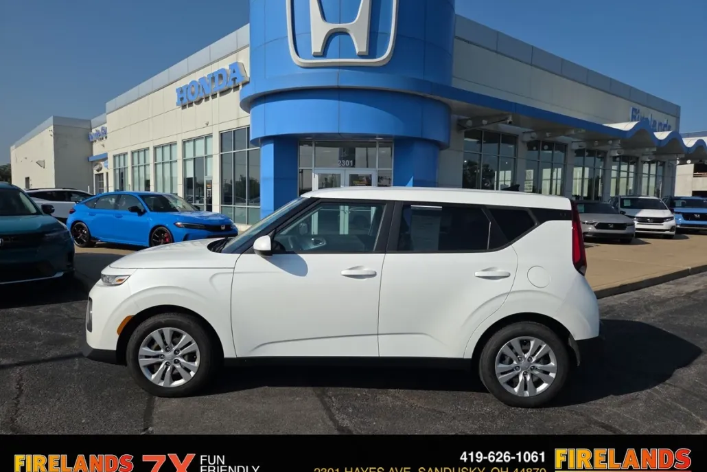 2020 Kia Soul LX photo 1