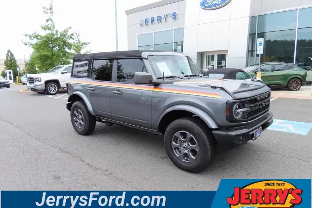 2024 Ford Bronco Outer Banks photo 1