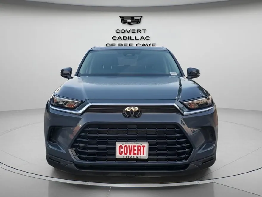 2024 Toyota Highlander XLE photo 1