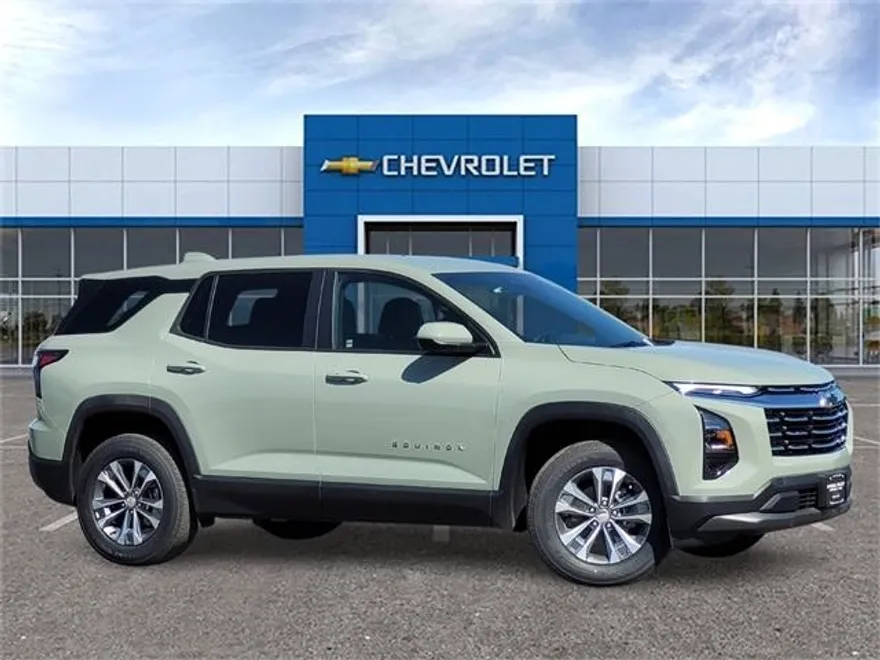 2026 Chevrolet Equinox LT photo 1