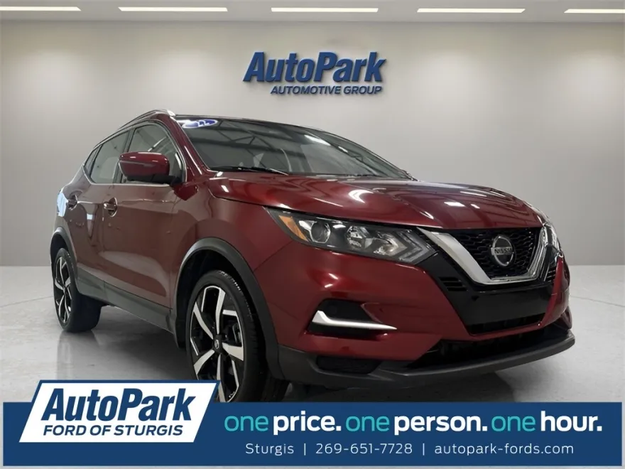 2022 Nissan Rogue Sport SL photo 1