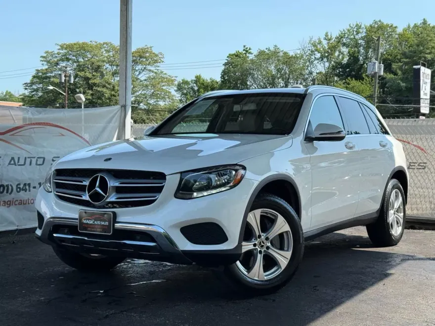 2018 Mercedes Benz GLC 300 4MATIC photo 1