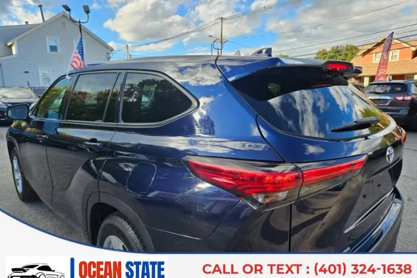 2021 Toyota Highlander L photo 1