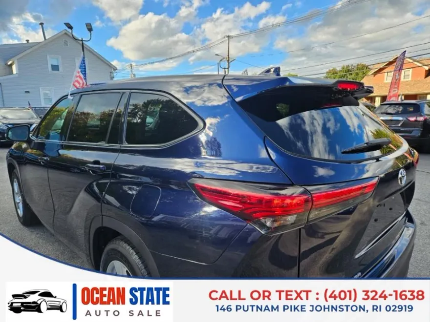 2021 Toyota Highlander L photo 1