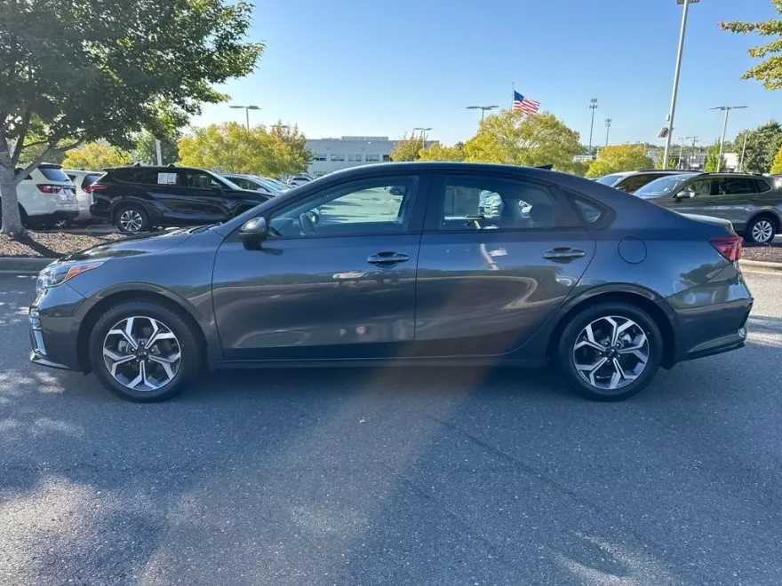 2020 Kia Forte LXS photo 1