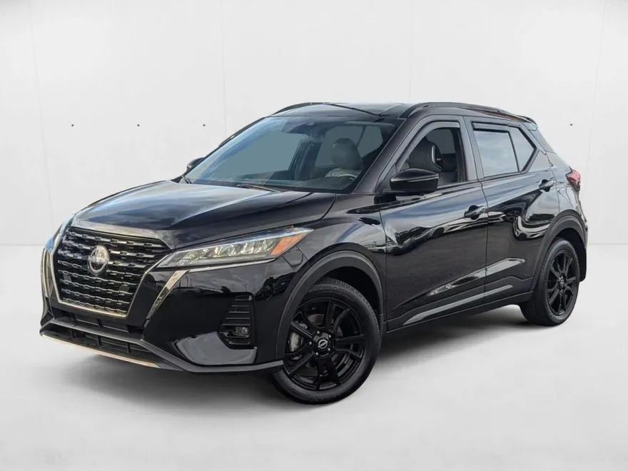 2024 Nissan Kicks SR photo 1