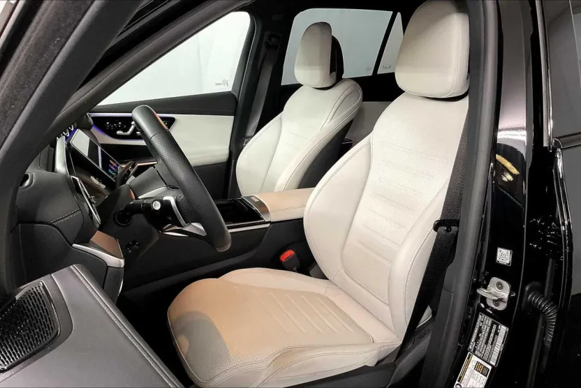 2025 Mercedes Benz GLC 350e 4MATIC photo 1
