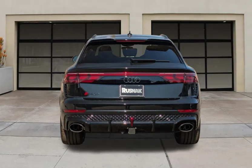 2025 Audi RS Q8 photo 1