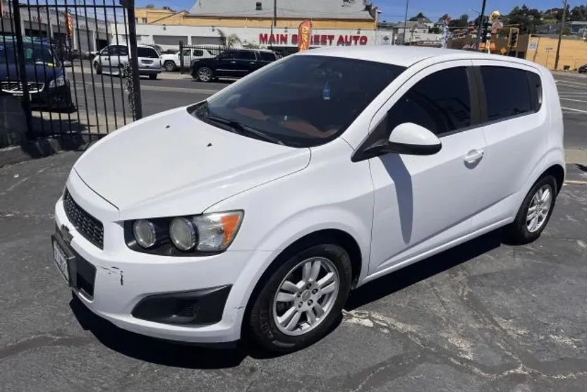 2015 Chevrolet Sonic LT photo 1