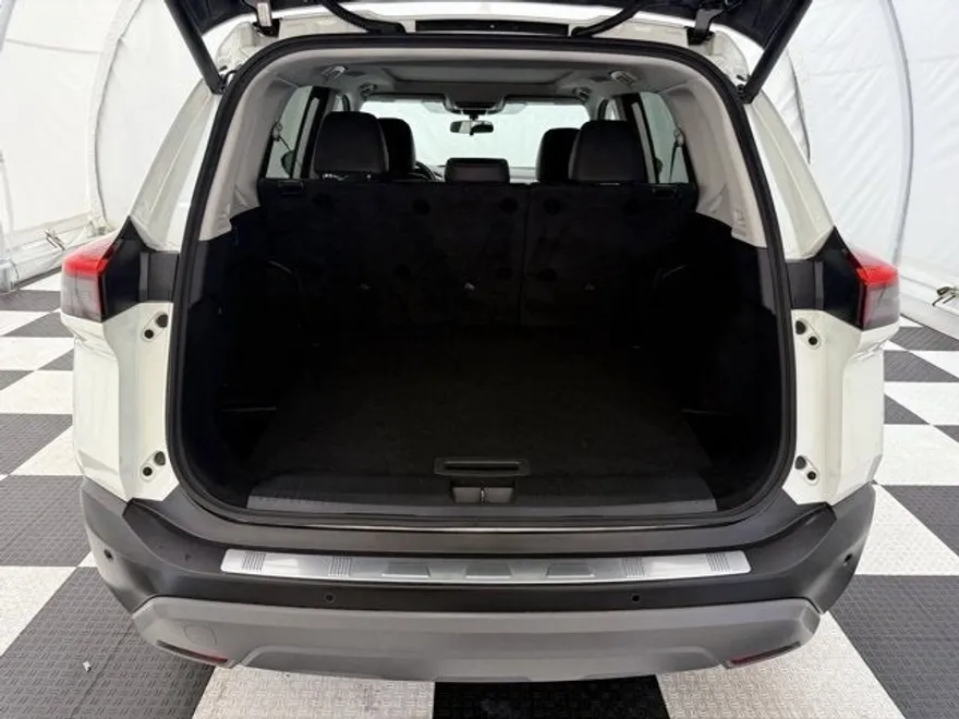 2022 Nissan Rogue SV photo 1