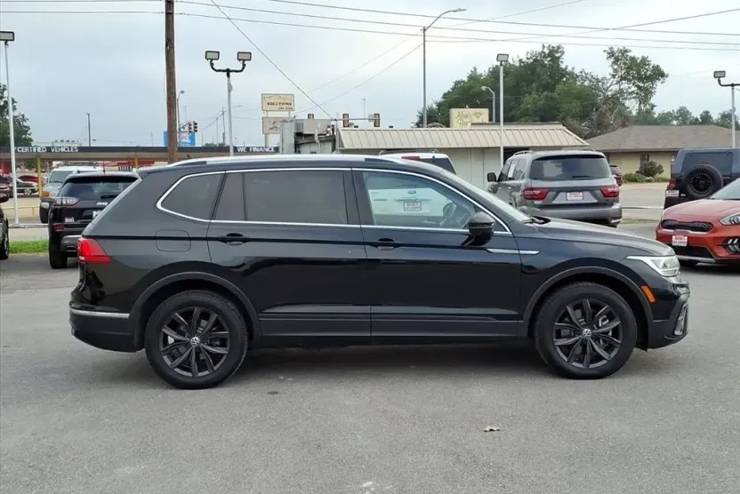 2024 Volkswagen Tiguan SE Wolfsburg Edition photo 1