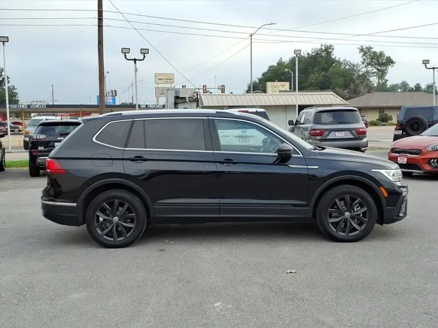2024 Volkswagen Tiguan SE Wolfsburg Edition photo 1