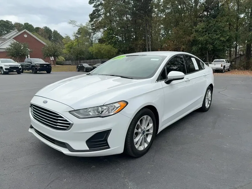 2020 Ford Fusion SE photo 1